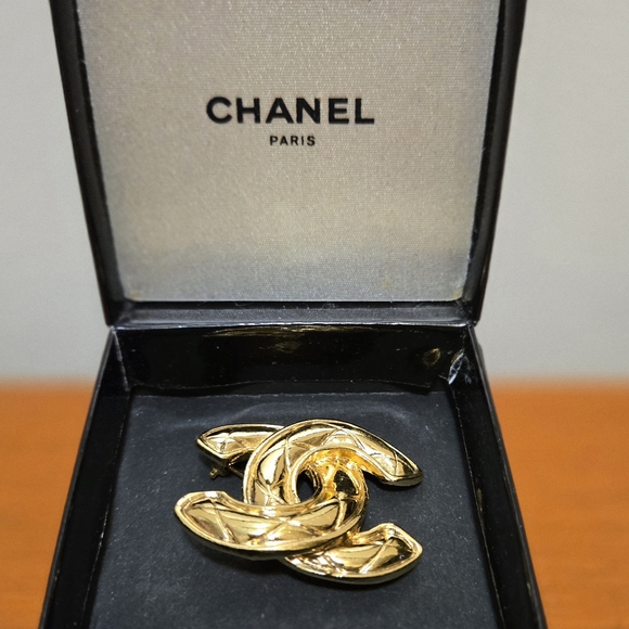CHANEL Other - Chanel Gold Brooch